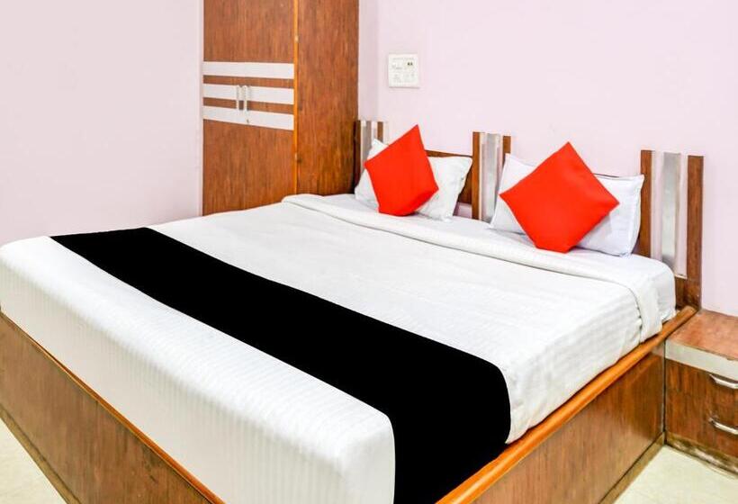 בית מלון כפרי Capital O 79766  Star International