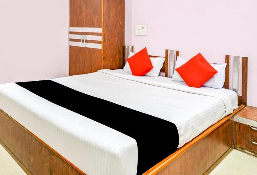 בית מלון כפרי Capital O 79766  Star International