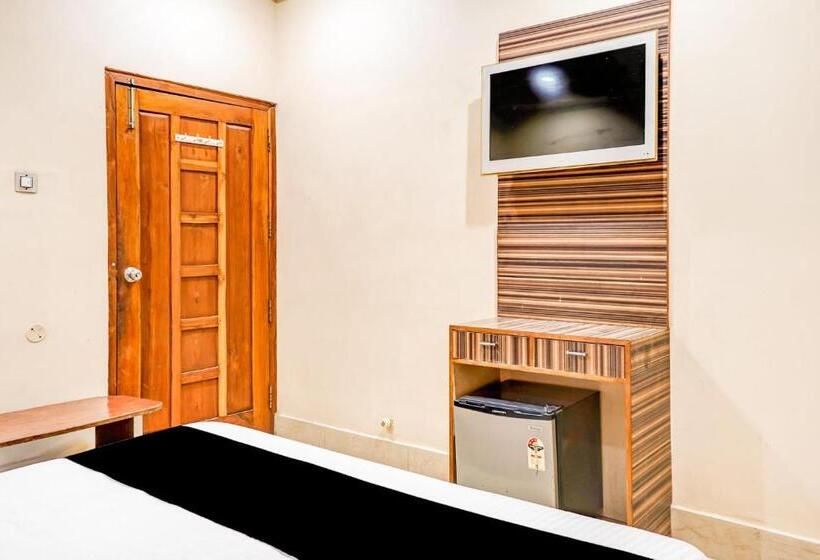 בית מלון כפרי Capital O 79766  Star International