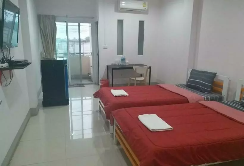 Hotelli Chawalee Place