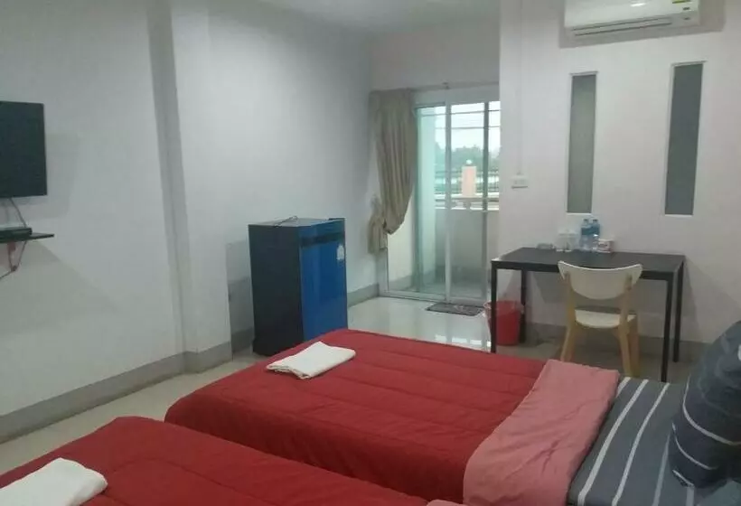 Hotelli Chawalee Place