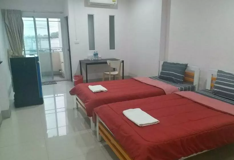 Hotelli Chawalee Place