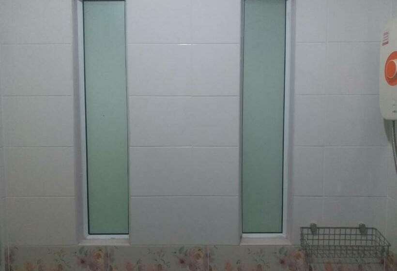 Отель Chawalee Place