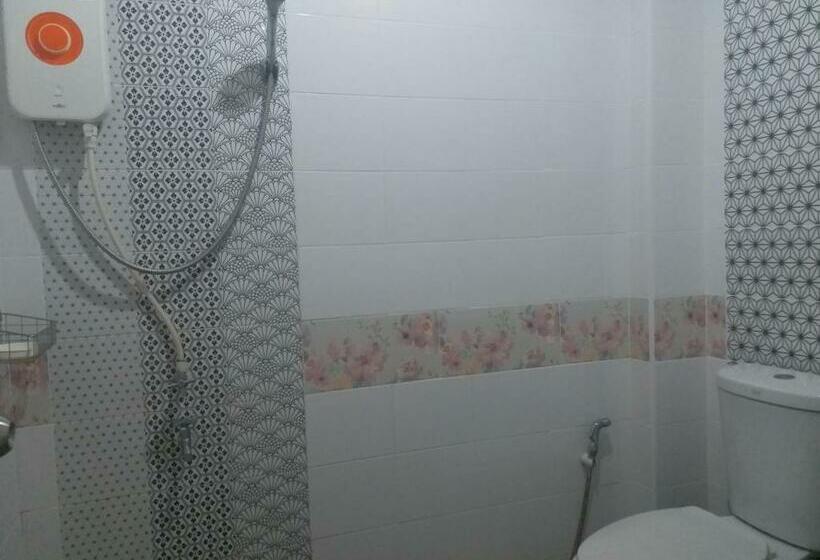 Отель Chawalee Place