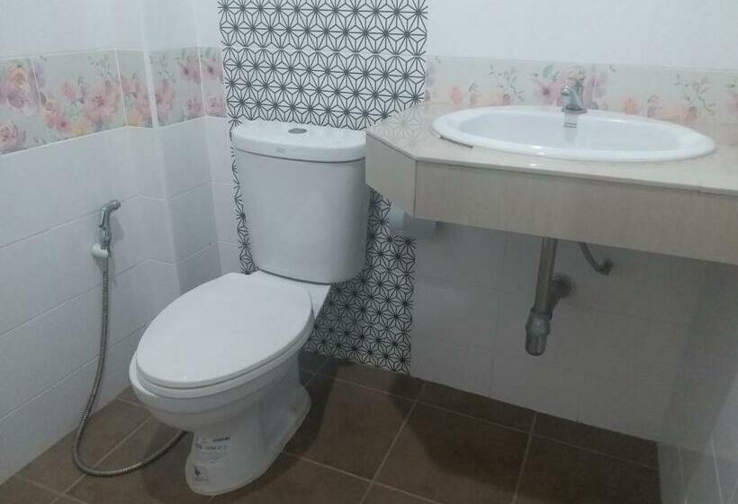 Szálloda Chawalee Place