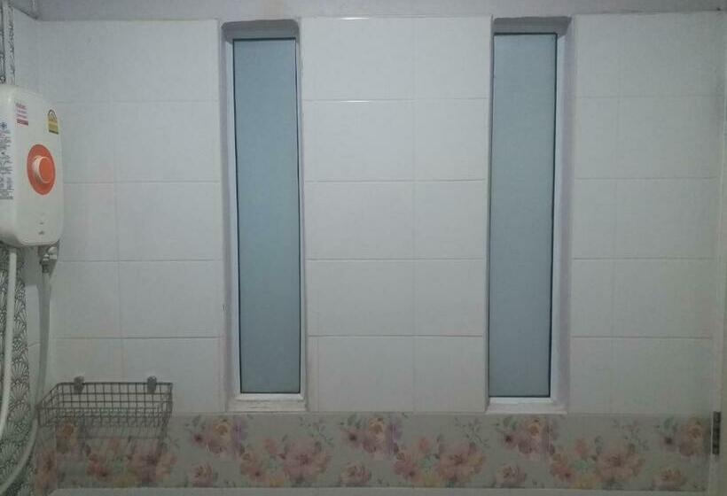 Отель Chawalee Place