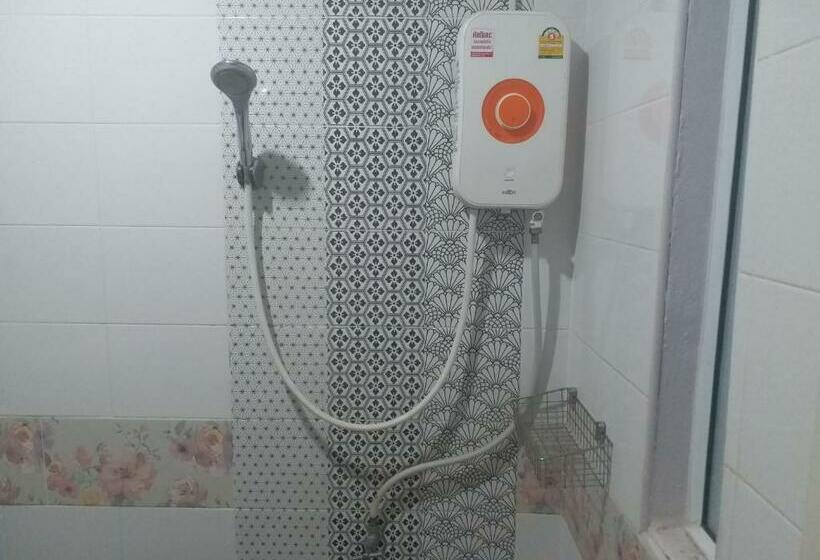 Отель Chawalee Place