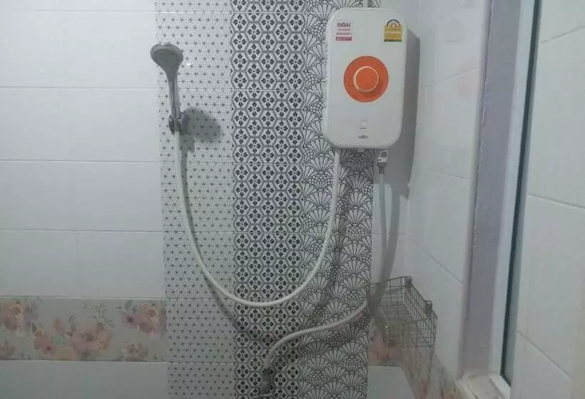 Hotelli Chawalee Place