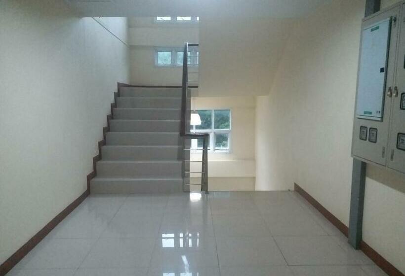 Hotel Chawalee Place