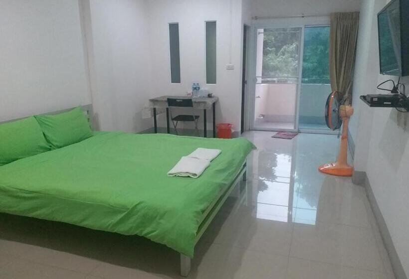 Szálloda Chawalee Place