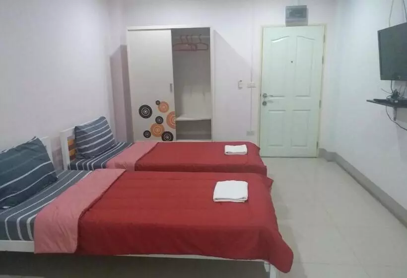 Hotelli Chawalee Place