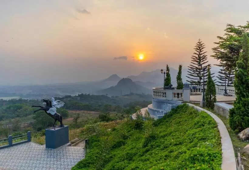 Hotel Hidden Valley Hills