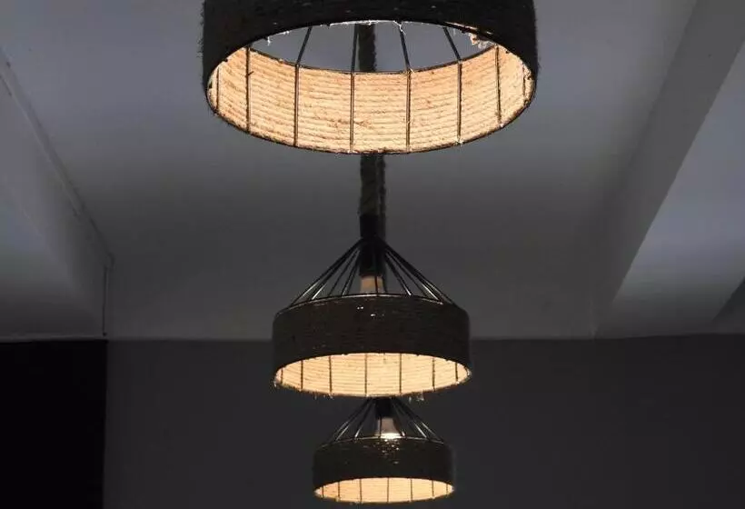 Hotelli Lake Side Resort Neermahal