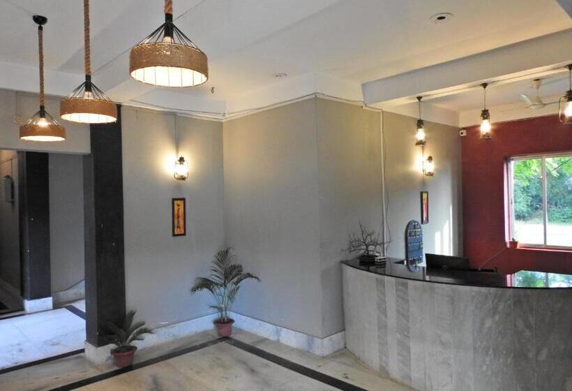 בית מלון כפרי Lake Side Resort Neermahal