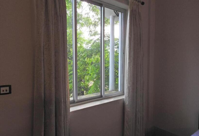 בית מלון כפרי Lake Side Resort Neermahal