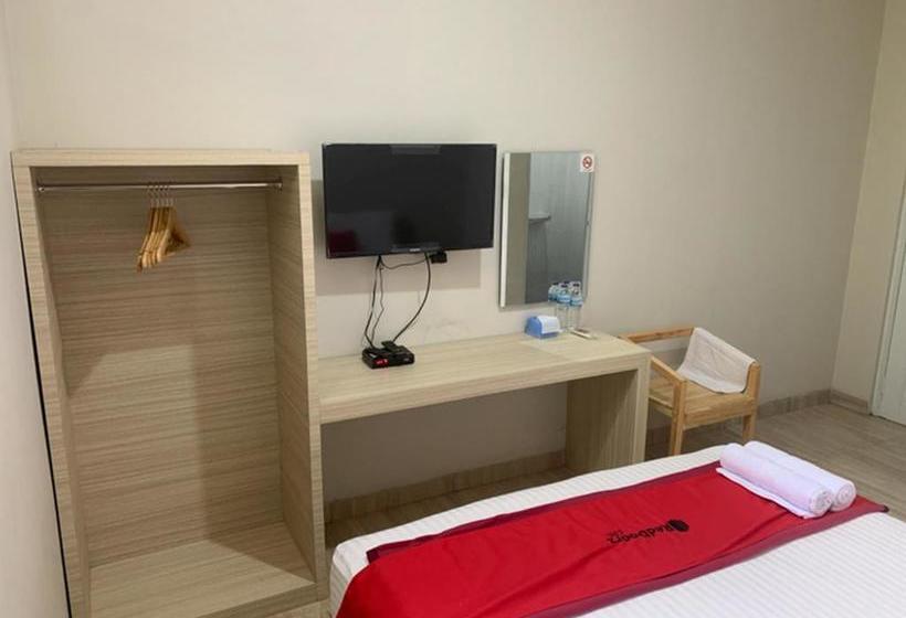 בית מלון כפרי Reddoorz Near Alun Alun Purbalingga