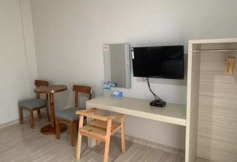 ホテル Reddoorz Near Alun Alun Purbalingga