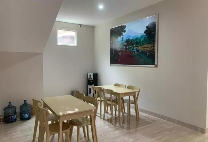 ホテル Reddoorz Near Alun Alun Purbalingga