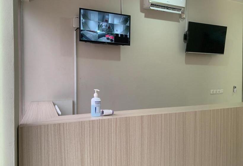 בית מלון כפרי Reddoorz Near Alun Alun Purbalingga