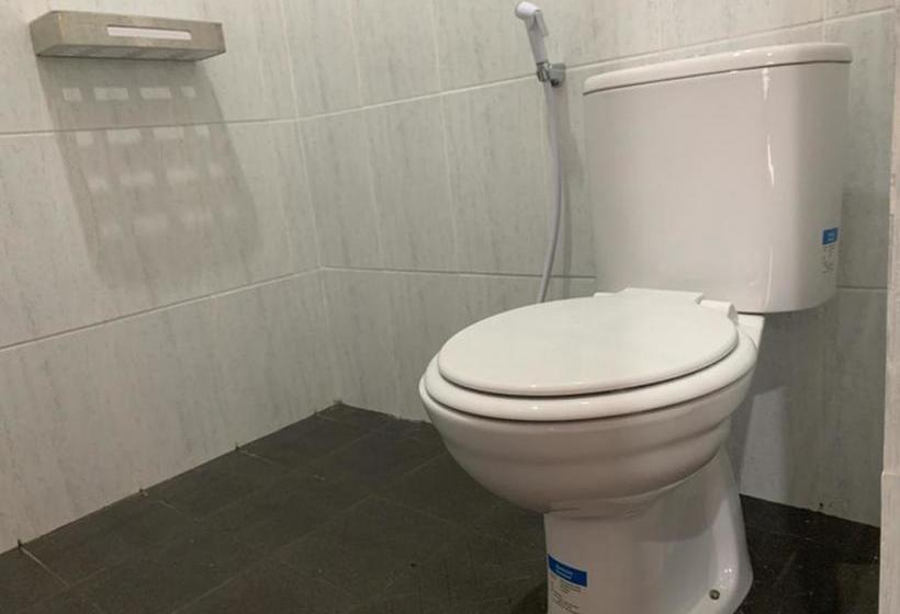 בית מלון כפרי Reddoorz Near Alun Alun Purbalingga