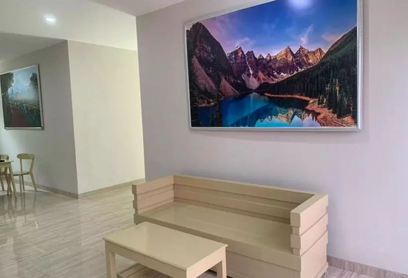 ホテル Reddoorz Near Alun Alun Purbalingga