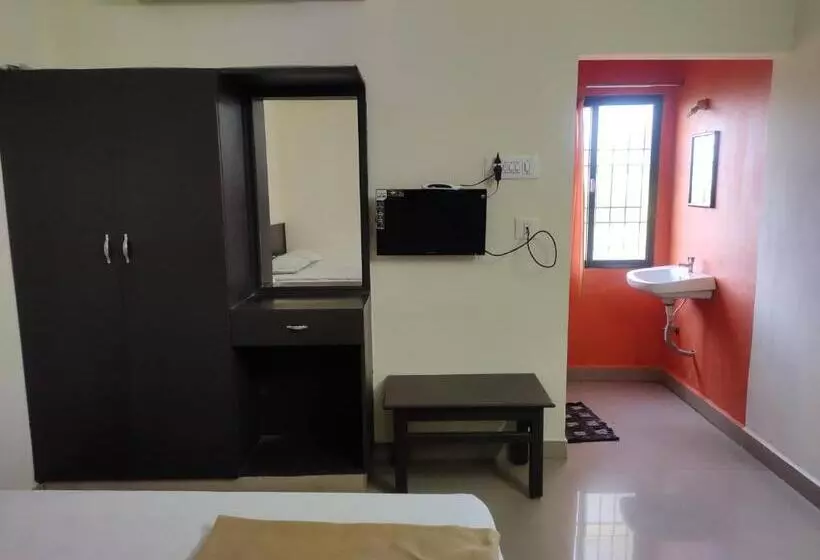 Hotelli Subasree Cottage