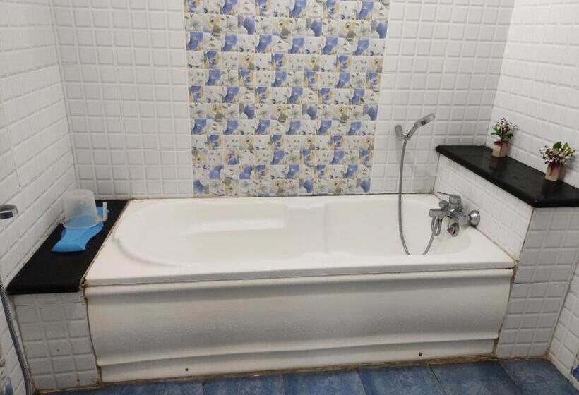 Hotel Subasree Cottage