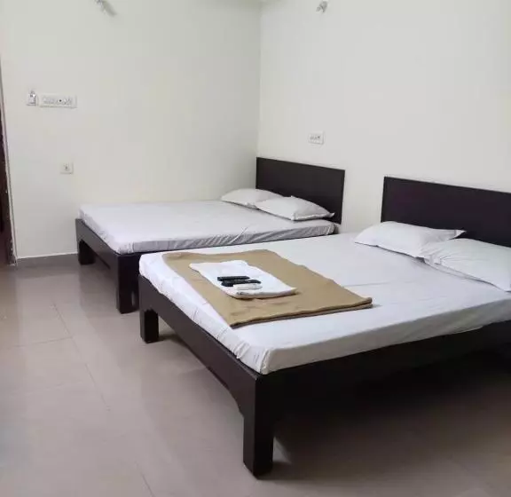 Hotelli Subasree Cottage