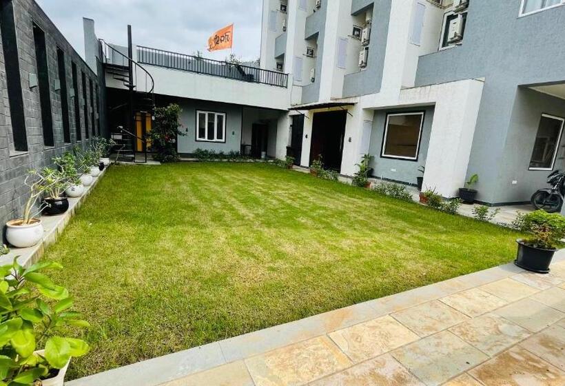 בית מלון כפרי Suvin Residency With Rooftop Swimming Pool