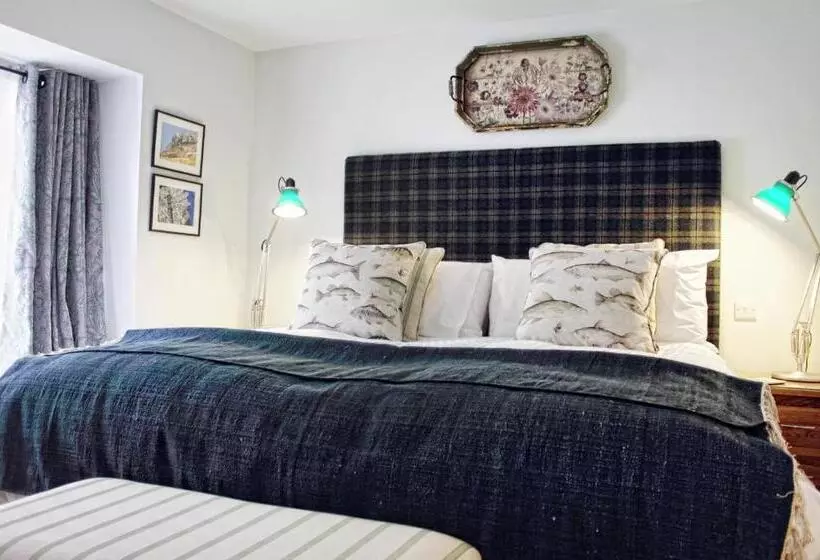 Hotelli The Fountaine Inn