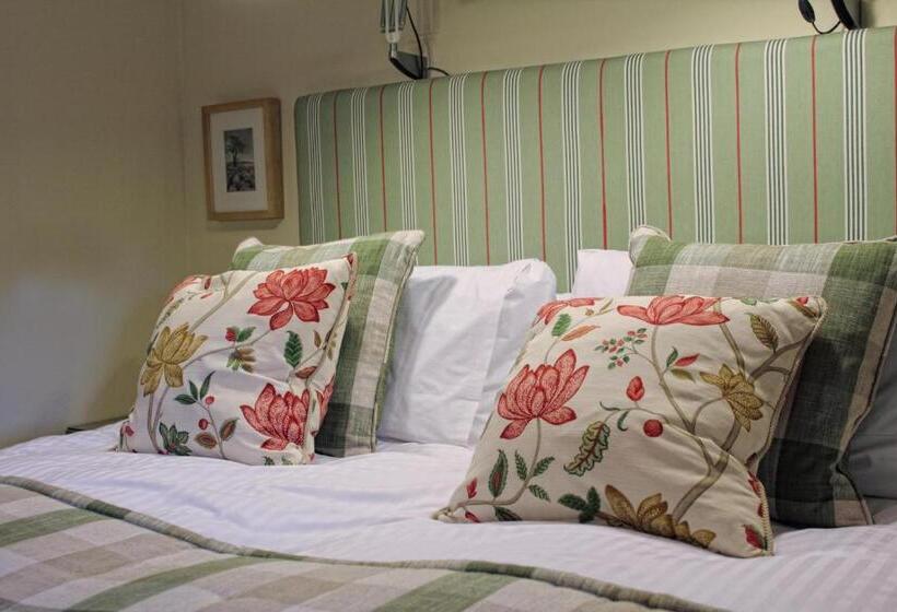 בית מלון כפרי The Fountaine Inn