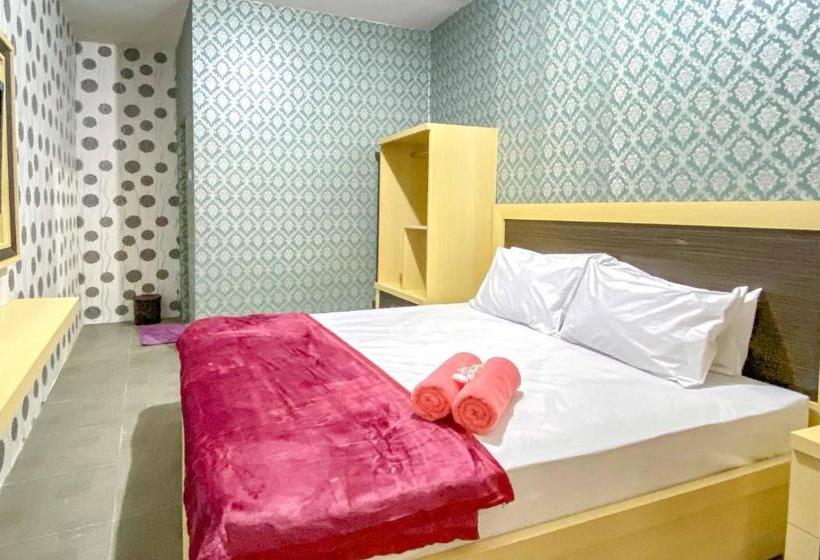 فندق Tini S Guest House Malang Mitra Reddoorz