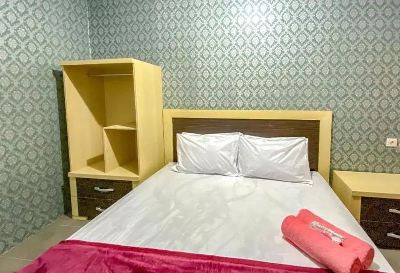 Hotelli Tini S Guest House Malang Mitra Reddoorz