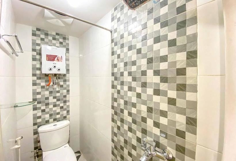 فندق Tini S Guest House Malang Mitra Reddoorz