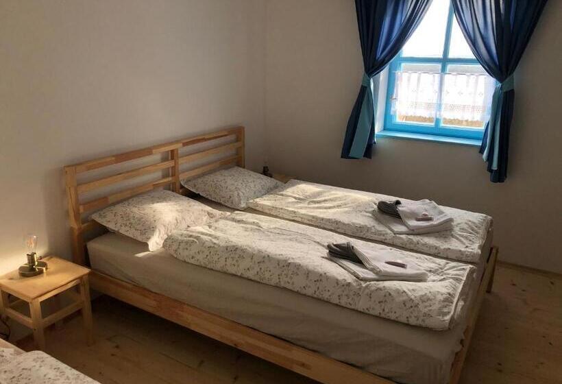 Pension S Láskou Karel Bezděz