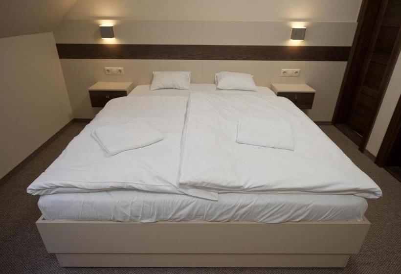 Nocleg ze śniadaniem Napkelte Panzió