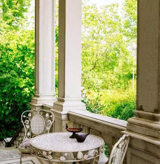 Aamiaismajoitus (B&B) Villa Maraldo 1927