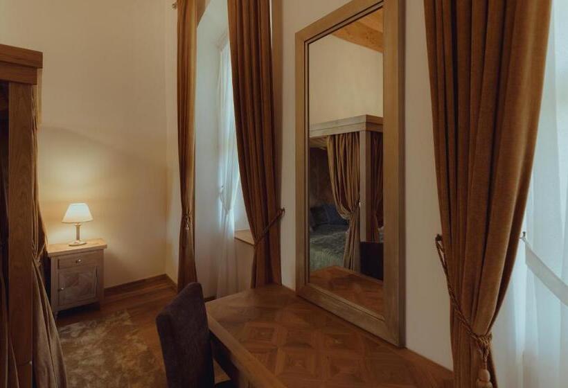 Brigadéros Hotel Brigadír Borsi