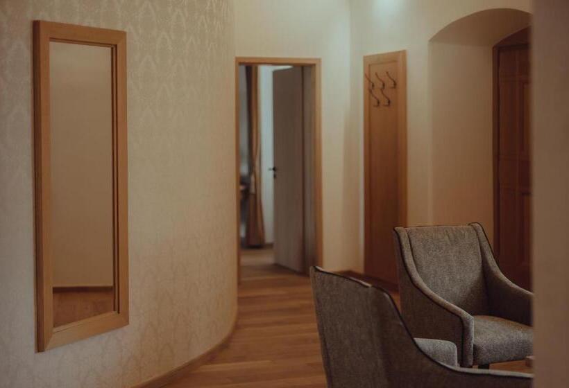 Brigadéros Hotel Brigadír Borsi