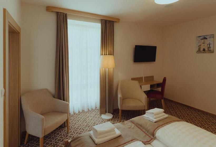 Brigadéros Hotel Brigadír Borsi