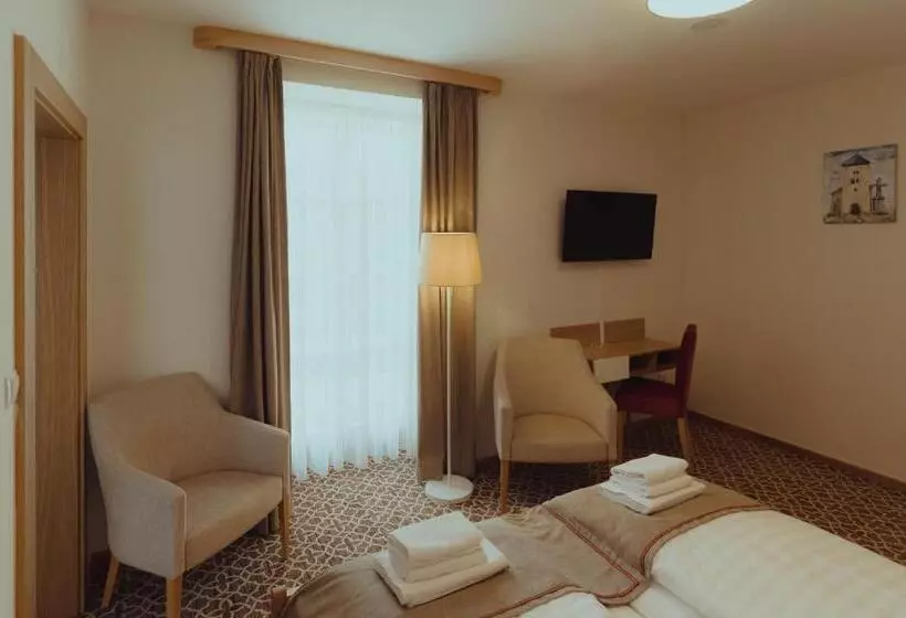 Brigadéros Hotel Brigadír Borsi