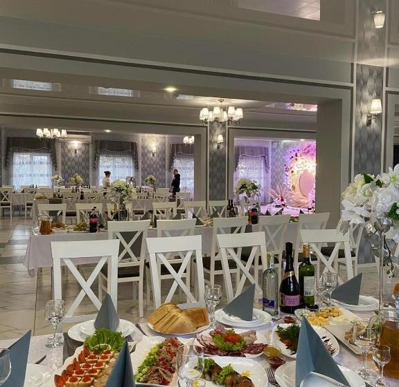 Hotel готель максим ресторан