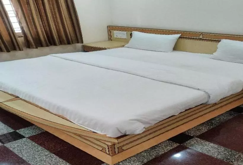 Hotelli Capital O 80682  Suraj Executive