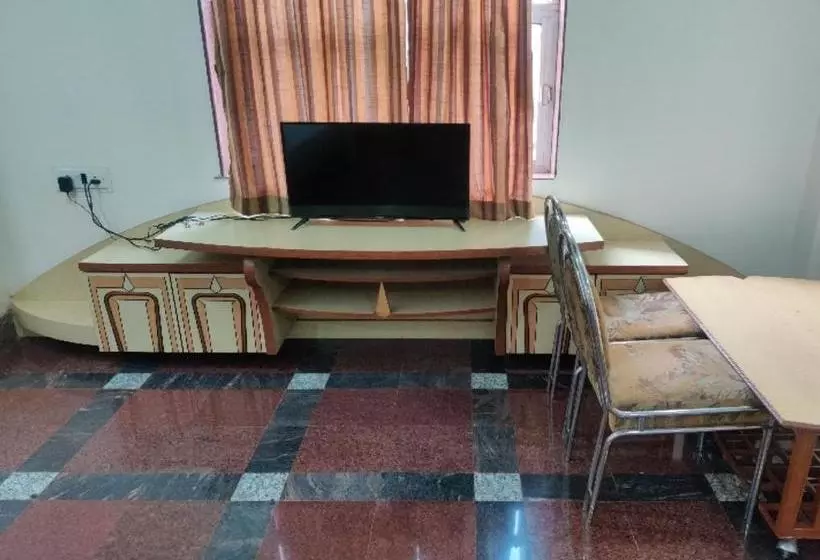 Hotelli Capital O 80682  Suraj Executive