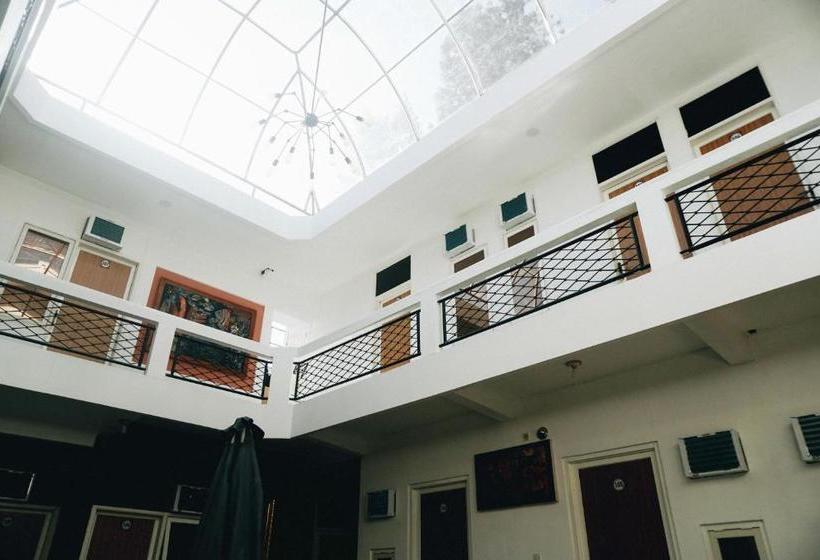 בית מלון כפרי Koolkost Near University Of Surabaya