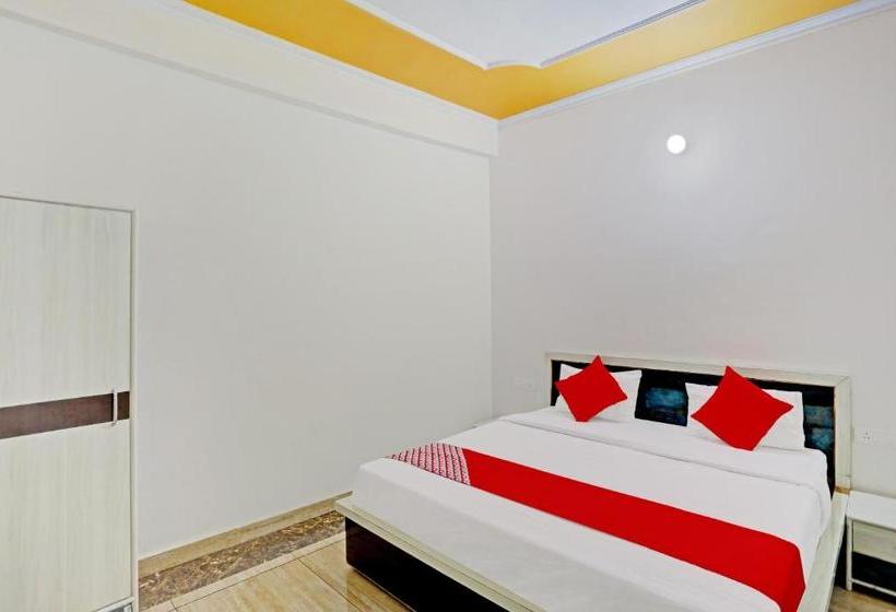 فندق Oyo 71086  Nk Guest House & Restaurant