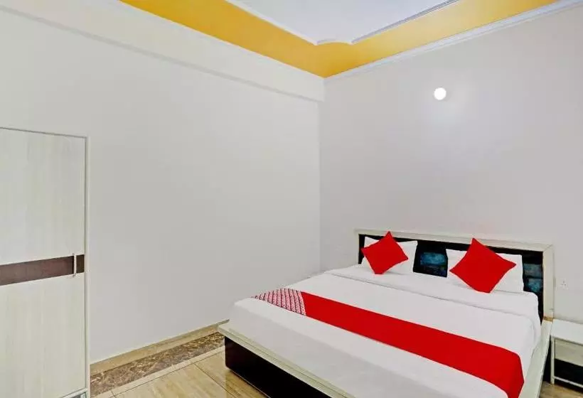 ホテル Oyo 71086  Nk Guest House & Restaurant