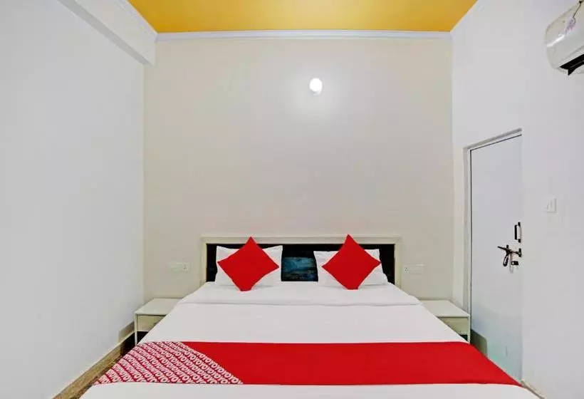 ホテル Oyo 71086  Nk Guest House & Restaurant