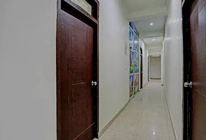 ホテル Oyo 71086  Nk Guest House & Restaurant