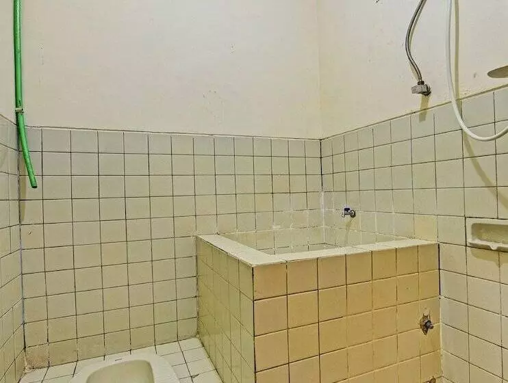 Hotelli Oyo 90443  New Kartika In